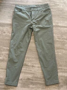 Lululemon ABC Slim Fit 5 Pocket Pant 30” L. Waist Size 32. Army Green